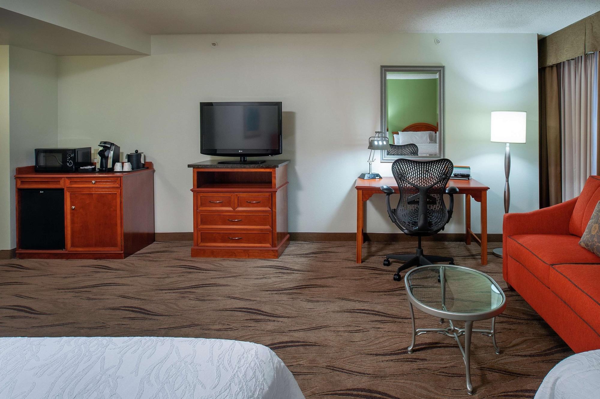 Hilton Garden Inn Allentown Bethlehem Airport Exterior photo