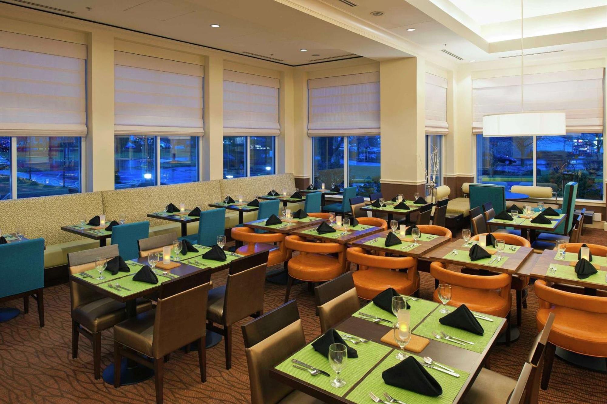 Hilton Garden Inn Allentown Bethlehem Airport Exterior photo