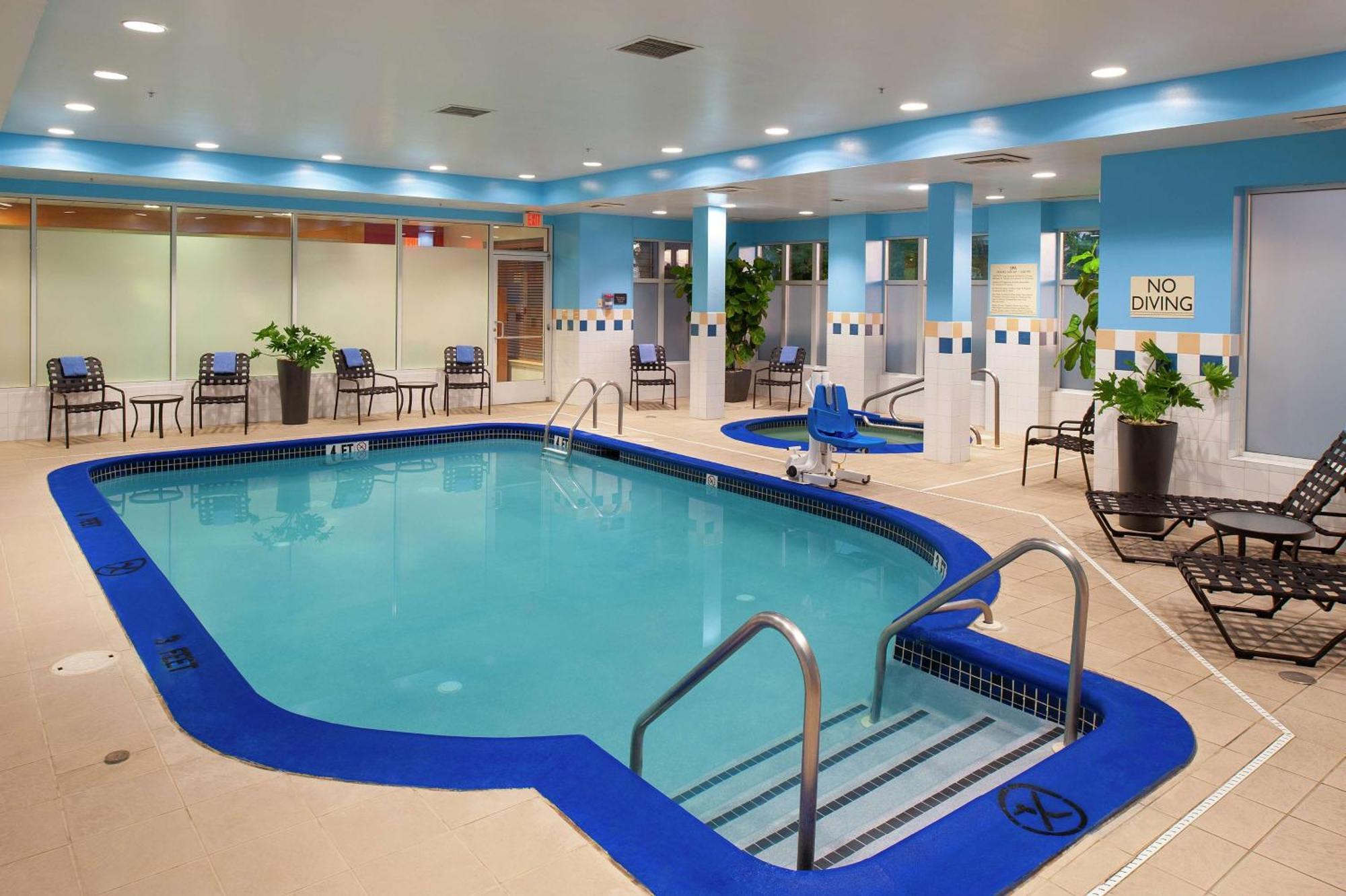Hilton Garden Inn Allentown Bethlehem Airport Exterior photo