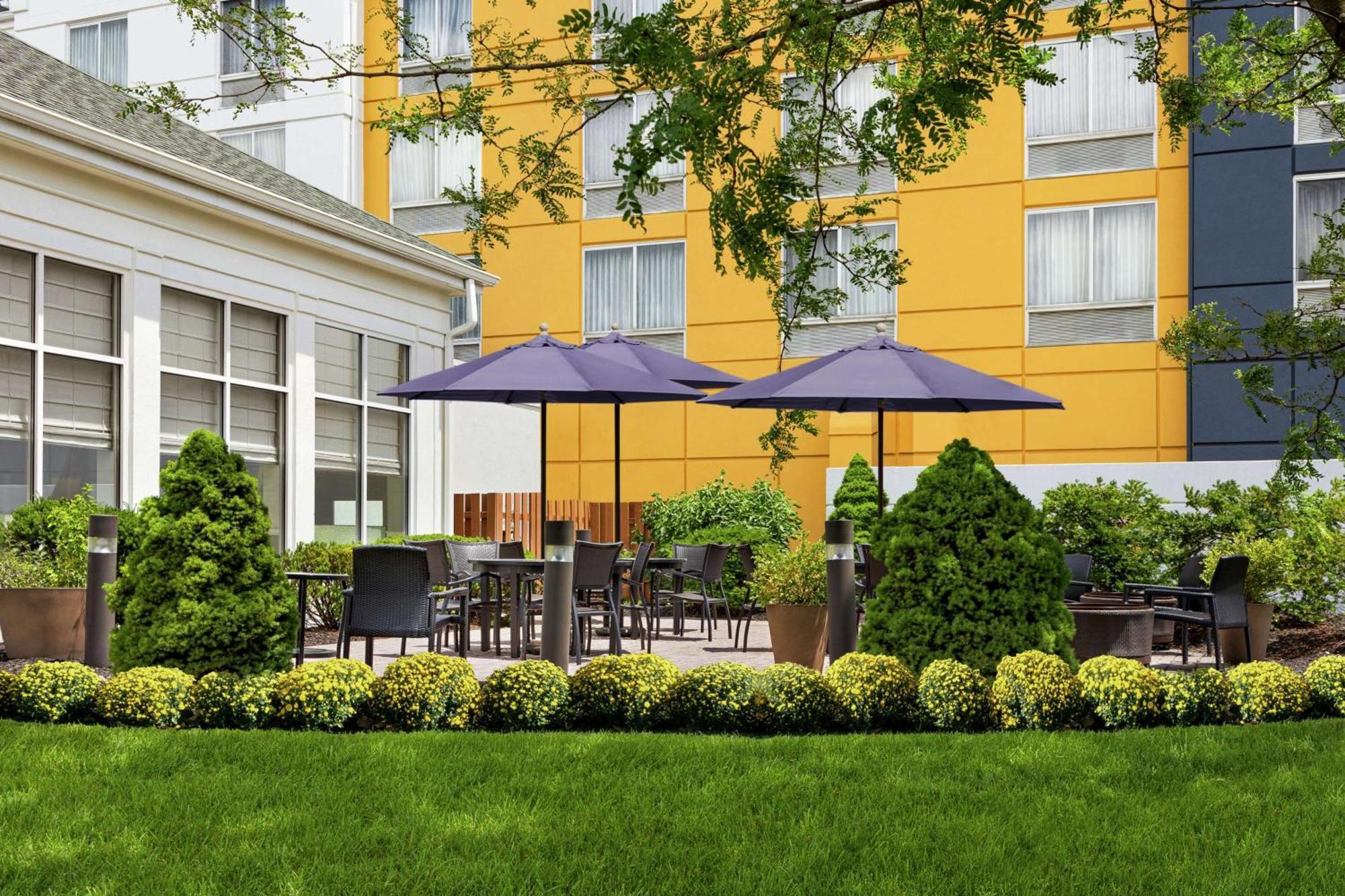 Hilton Garden Inn Allentown Bethlehem Airport Exterior photo