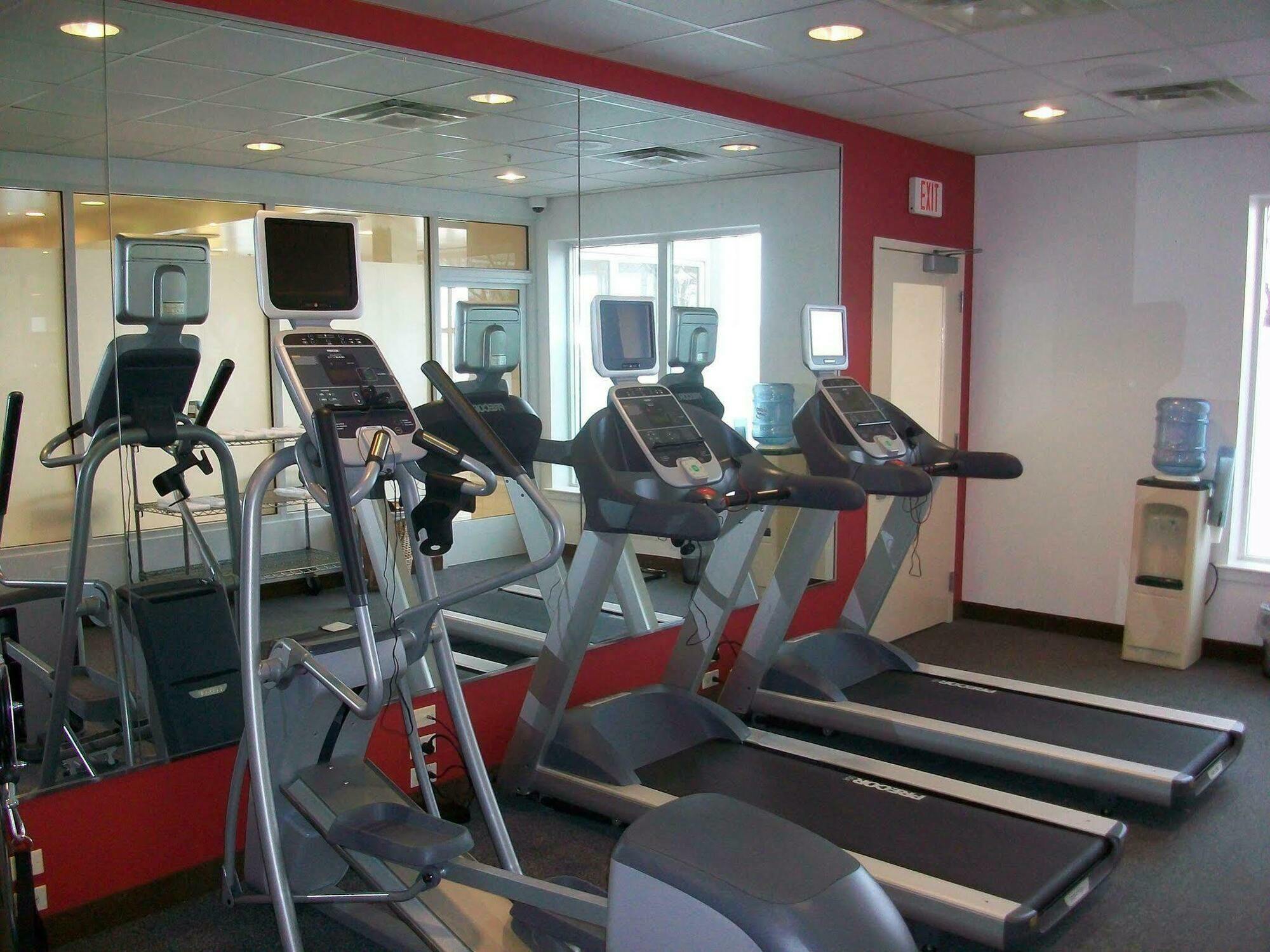 Hilton Garden Inn Allentown Bethlehem Airport Exterior photo